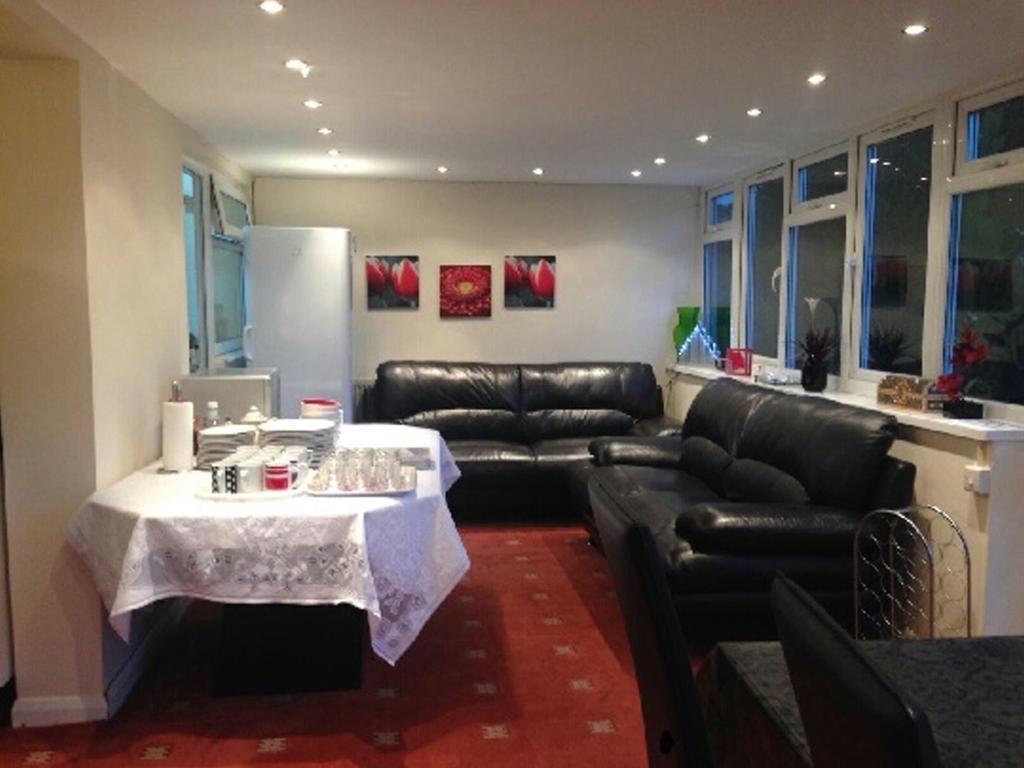 London Heathrow Guesthouse هيثرو المظهر الخارجي الصورة