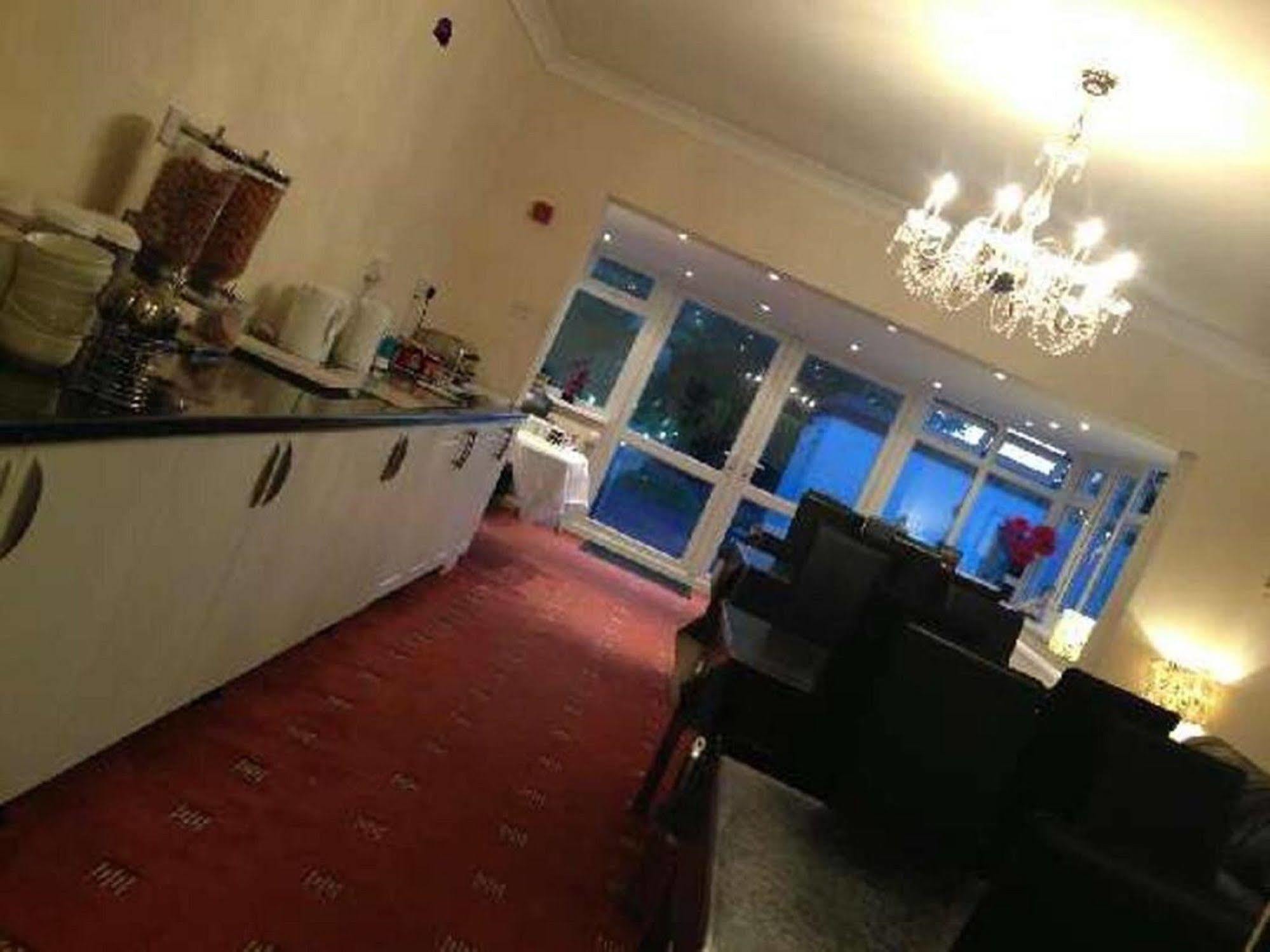 London Heathrow Guesthouse هيثرو المظهر الخارجي الصورة